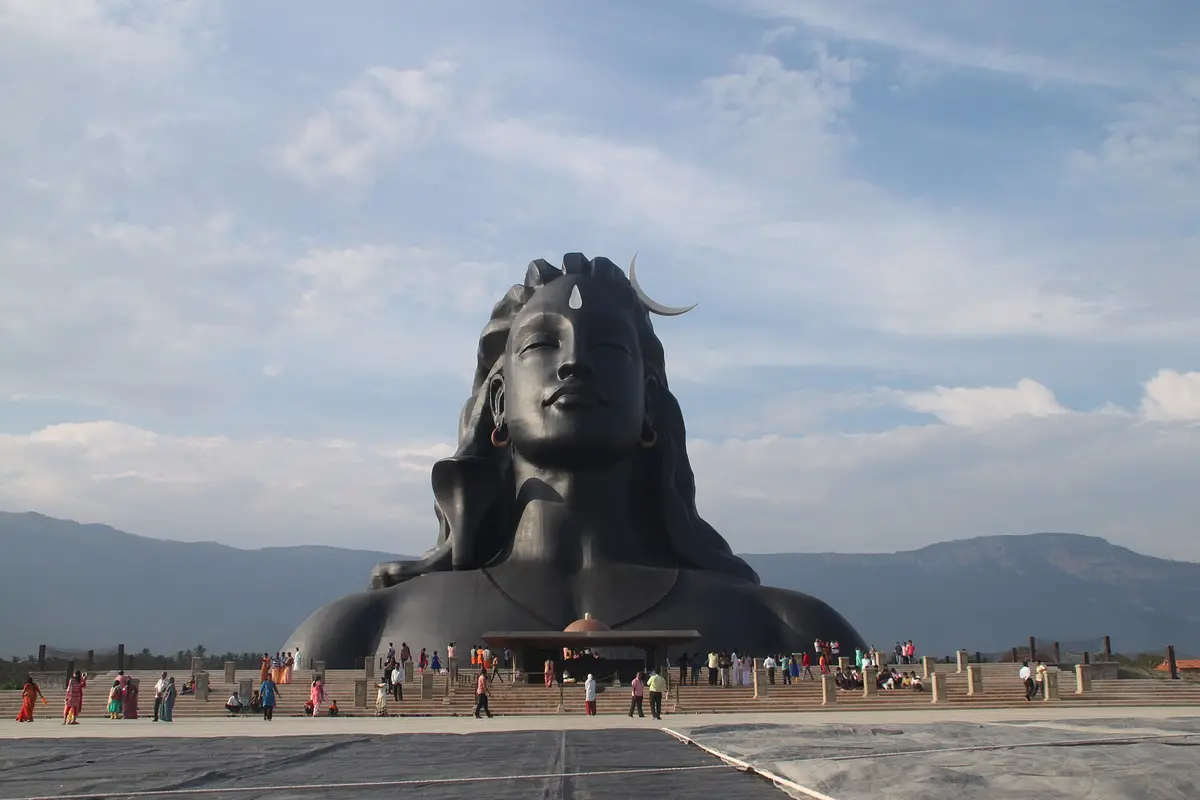 Adiyogi Shiva and Dhyanalinga