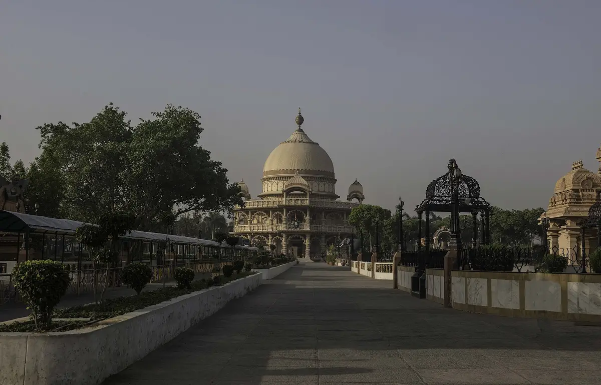 Chhatarpur Temple