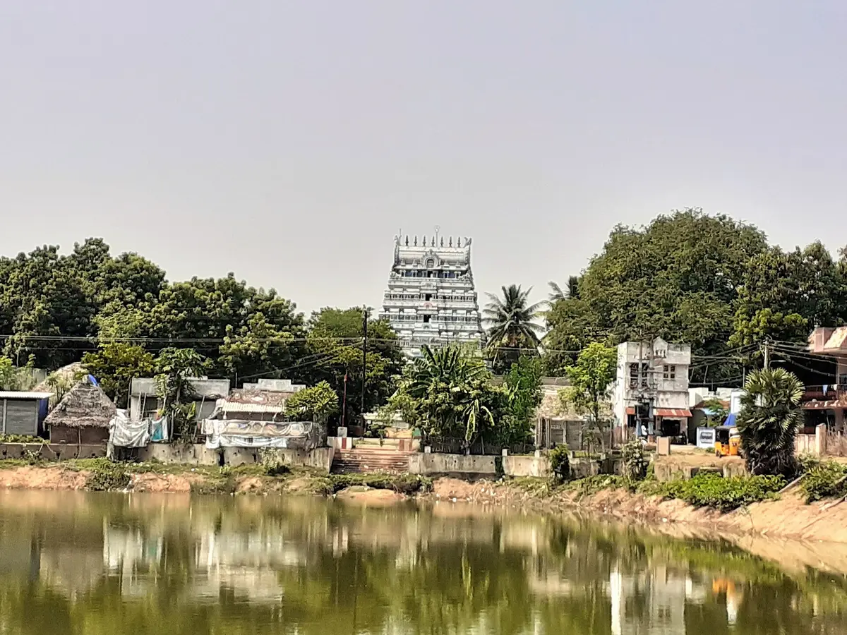 Innambur Ezhutharinathar Temple